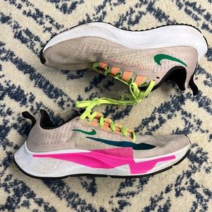 Taupe pink Zoom NIKES